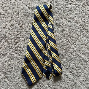 Brooks Brothers Striped Pure Silk‎ Men's Tie